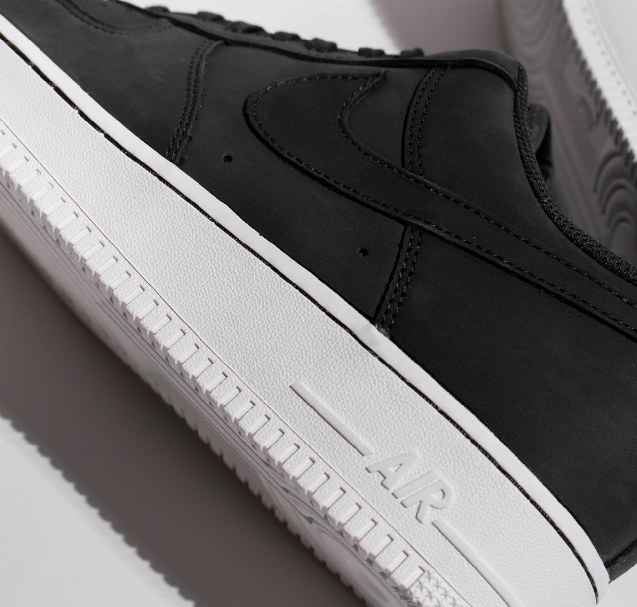 Airforce 1 Low LX “ Off Noir “