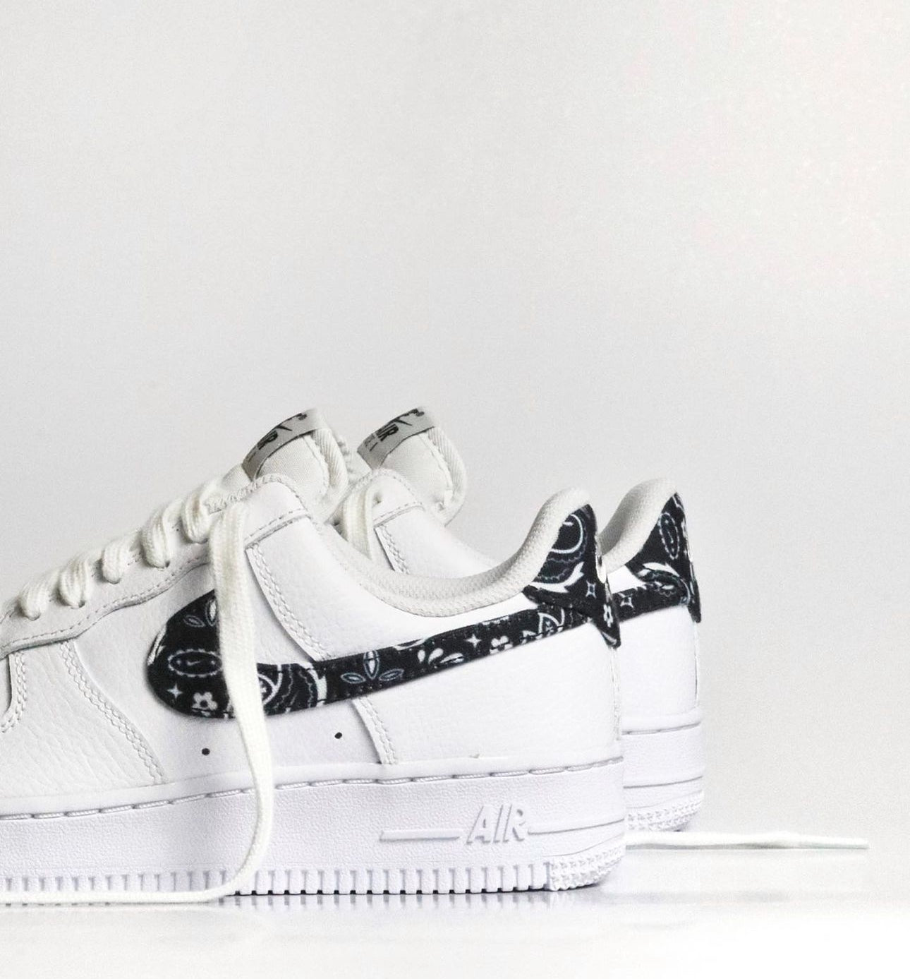 WMNs Airforce 1 Low Paisley White Black