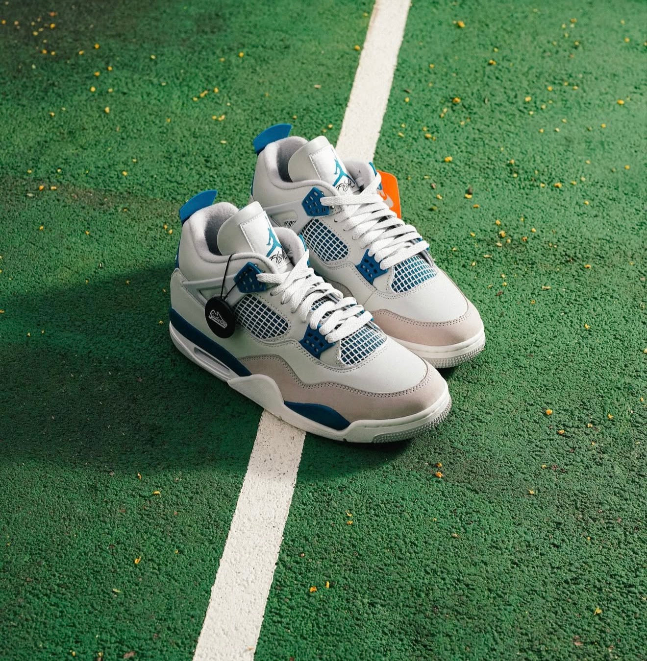 Air Jordan 4 Military Blue
