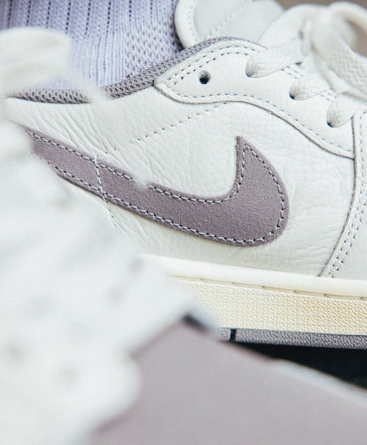 Air Jordan 1 Low “ Atmosphere Grey “