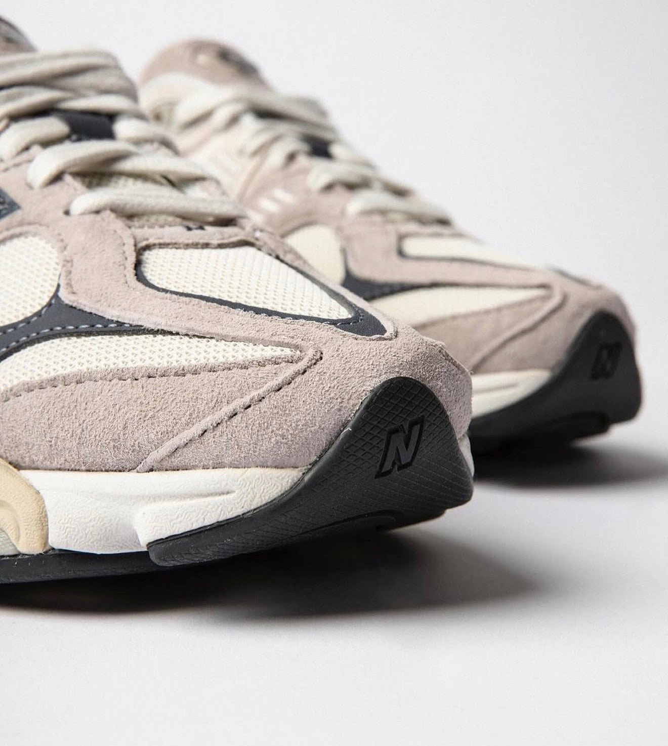NB Balance 9060 Moonrock linen