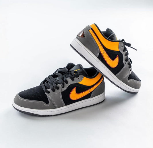 Air Jordan 1 Low “ Vivid Orange“