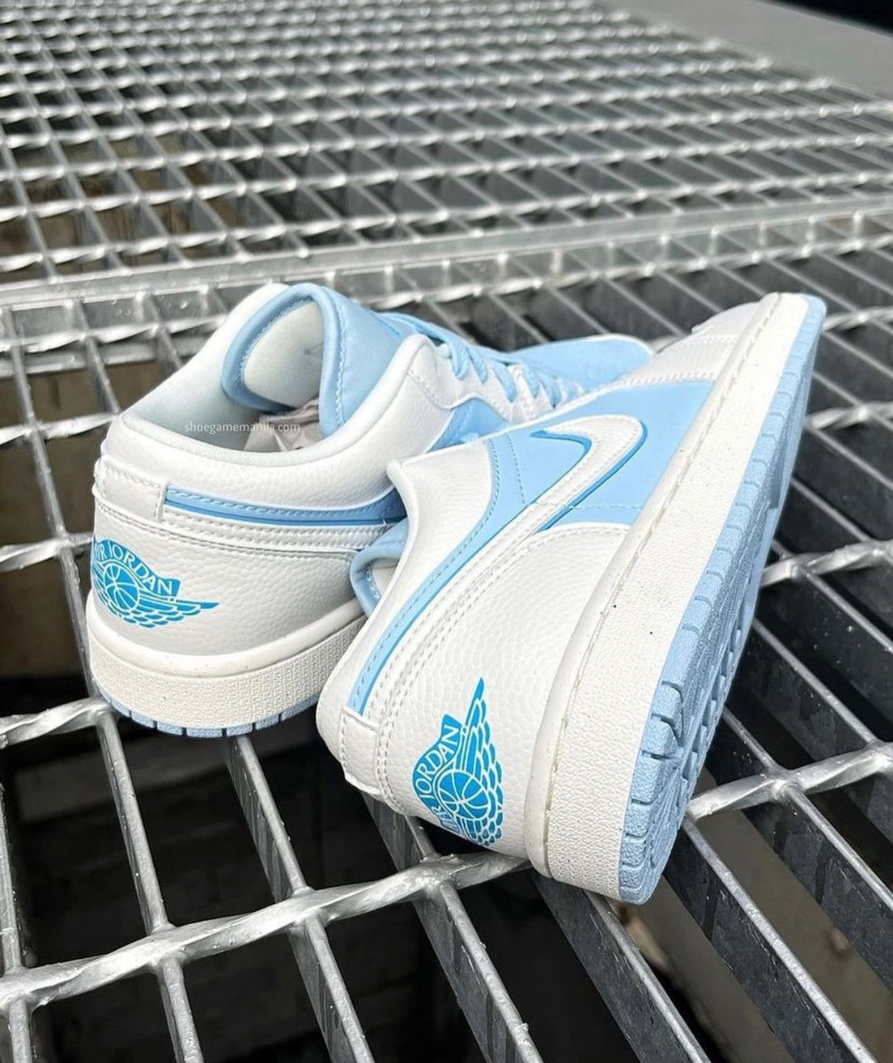 Air Jordan 1 Low “ Reverse Ice Blue “