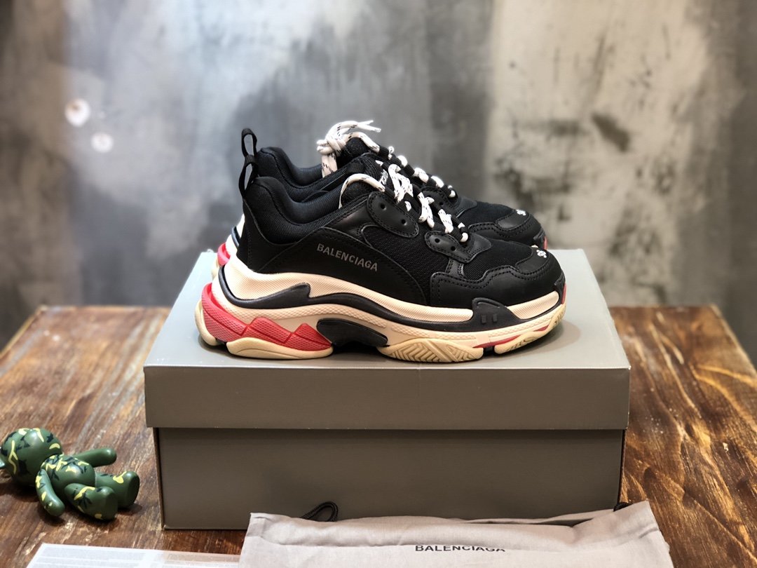 BalenciagaTriple S “Black/Red”