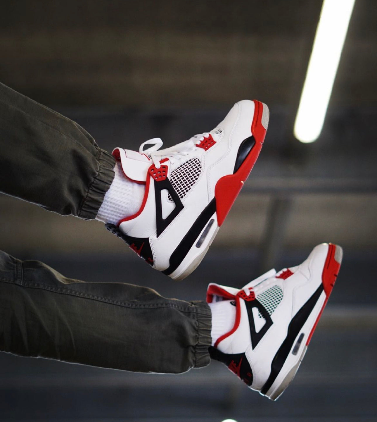 WMNS Air Jordan 4 “ Fire Red ”