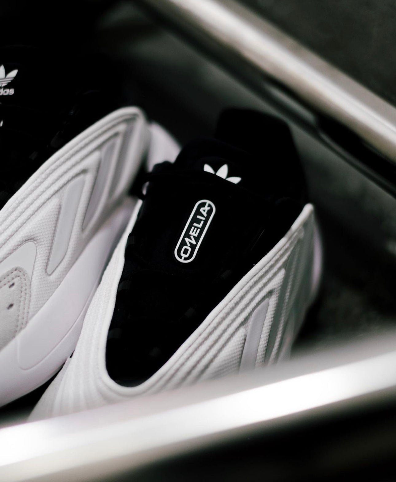 Ozelia Trainer “ White / Core / Black “