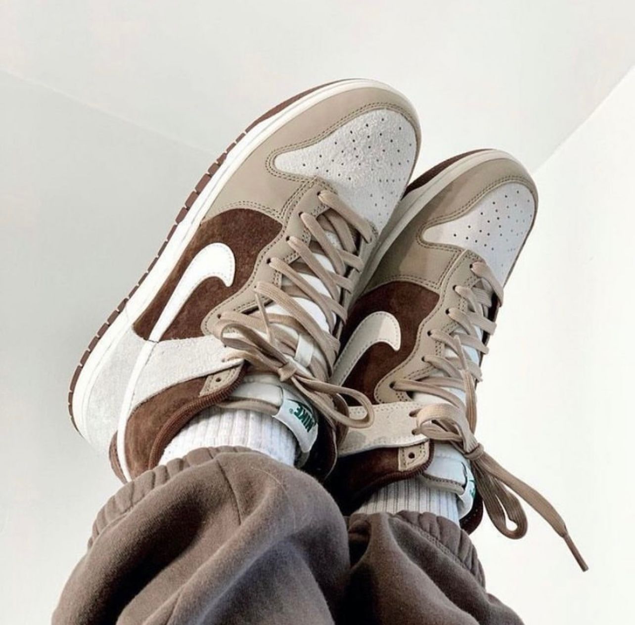 Dunk High “ Ligh Chocolate “