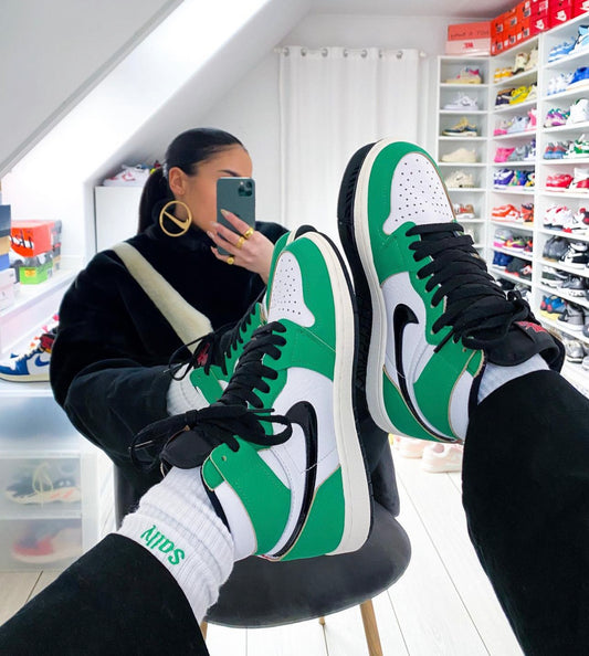 WMNS Air Jordan Retro 1 High “ Lucky Green ”