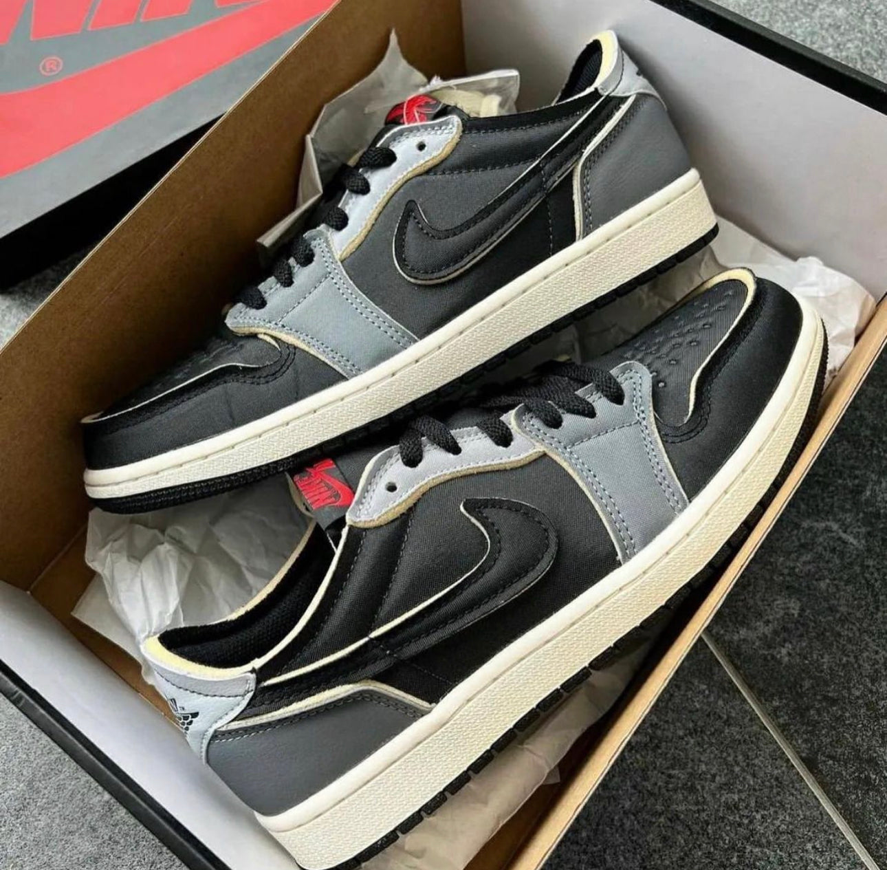 Air Jordan 1 Low Ex “ Dark Smoke Grey “