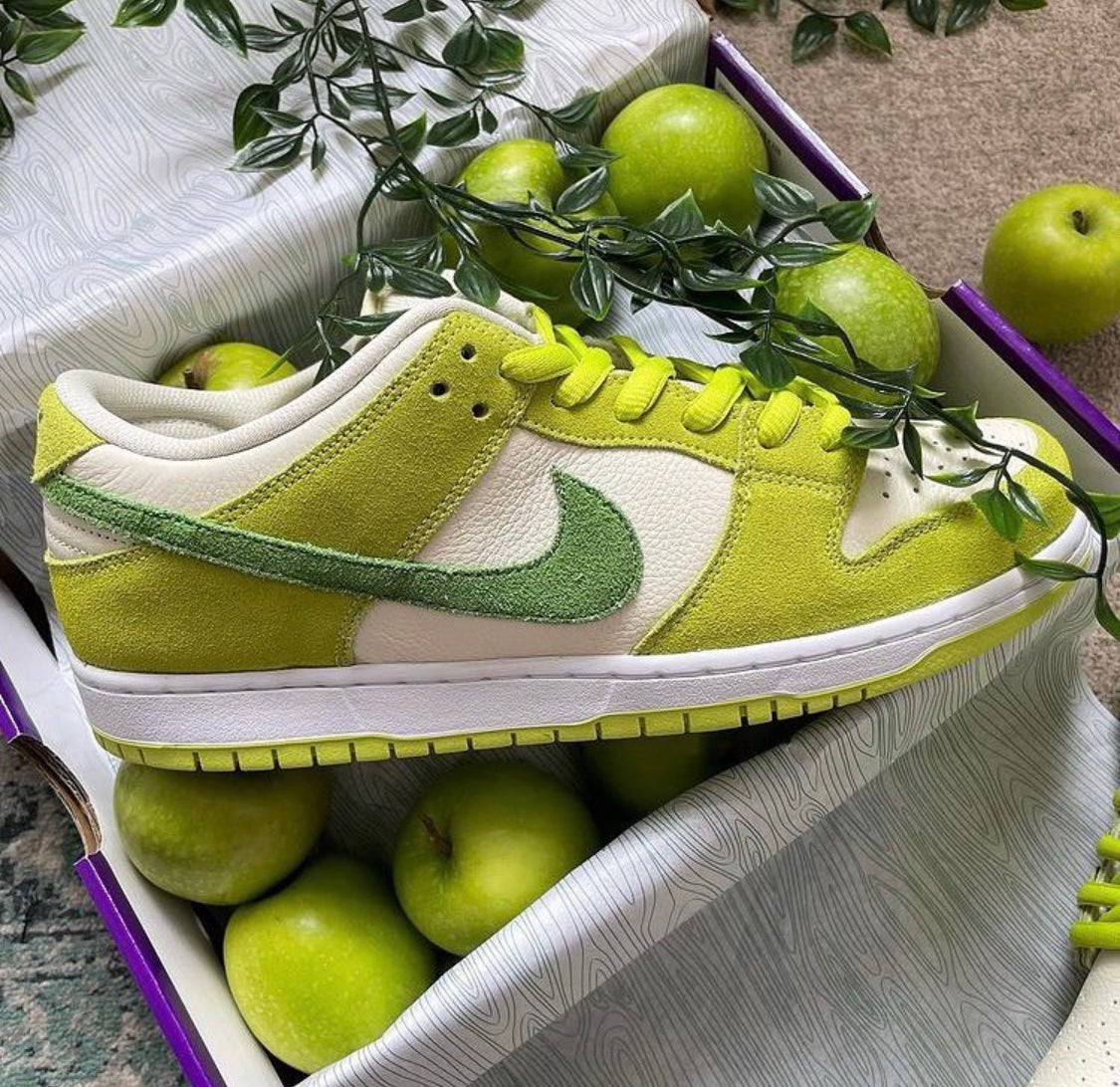 Dunk Low “ Green Apple ”