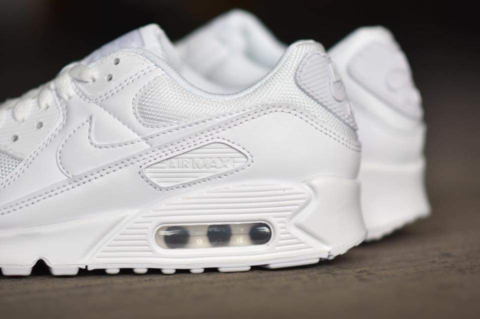 Airmax 90 Essential “Triple White”