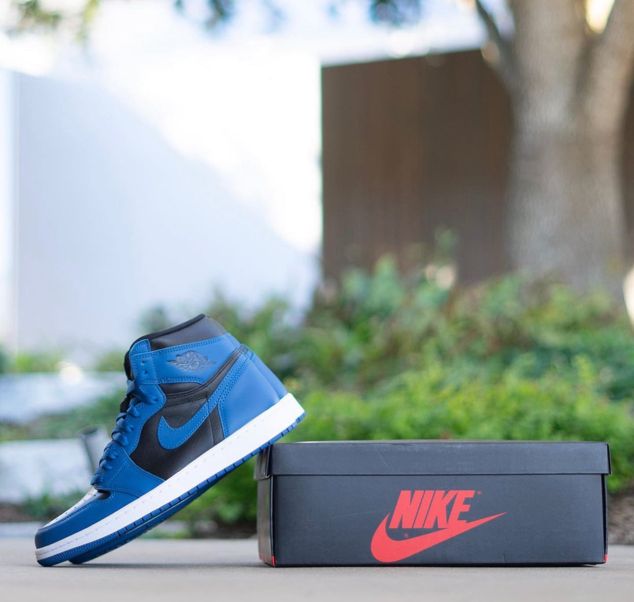 WMNS Air Jordan 1 High “Dark Marina Blue”