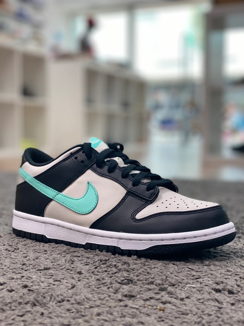 Dunk Low “ Tiffany Blue “