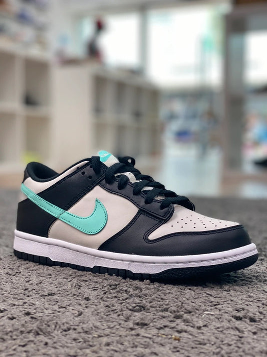 Dunk Low “ Tiffany Blue “