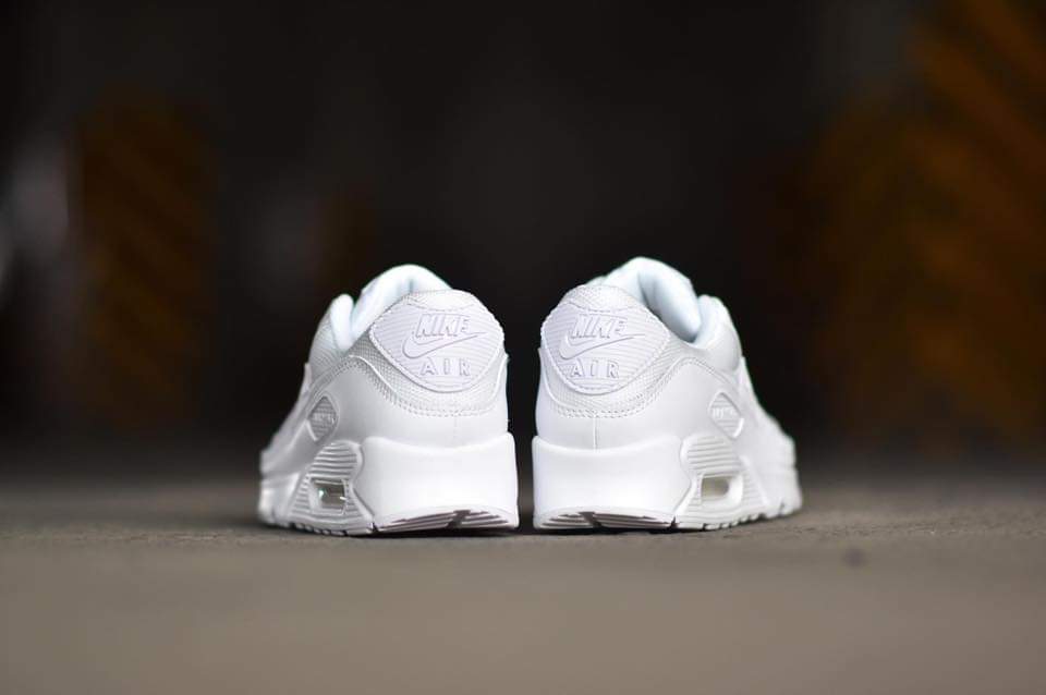 Airmax 90 Essential “Triple White”