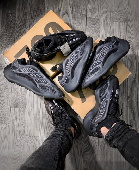 Yeezy Boost 700 V3 “Alvah” ( Glows in Dark )