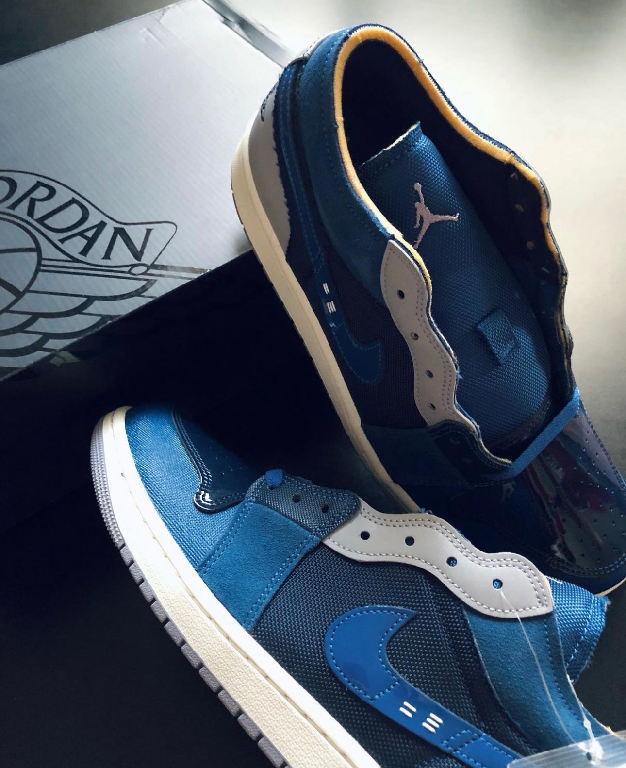 Air Jordan 1 Low Craft “ Inside Out Obsidian “