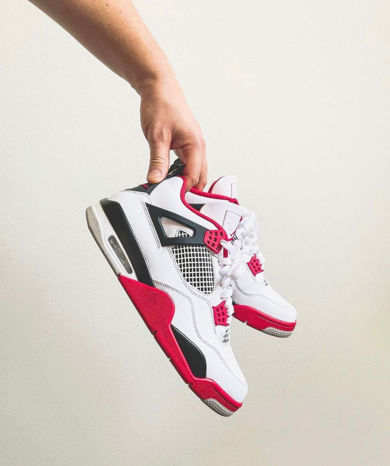 WMNS Air Jordan 4 “ Fire Red ”