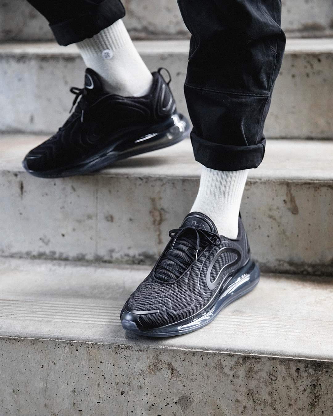 Airmax 720 “Triple Black”