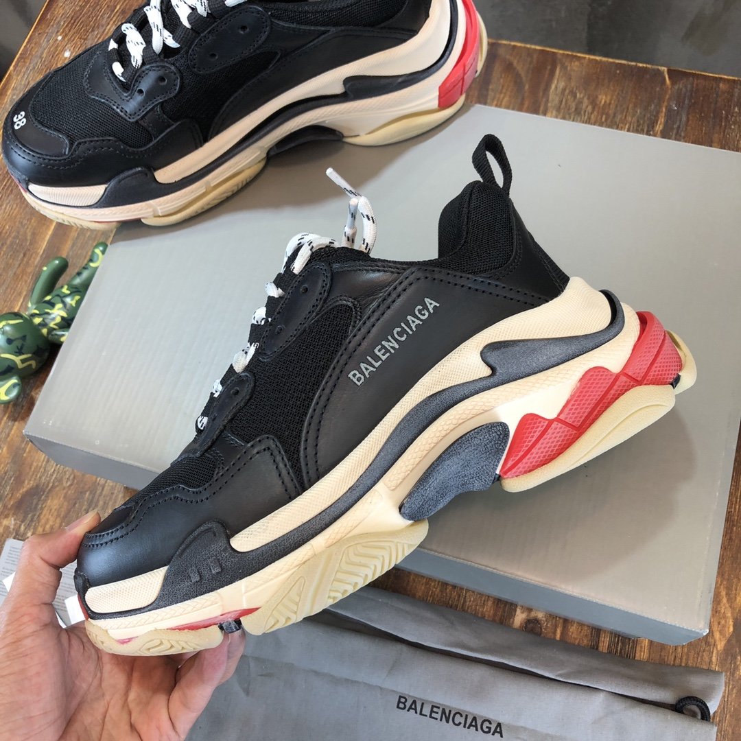 BalenciagaTriple S “Black/Red”