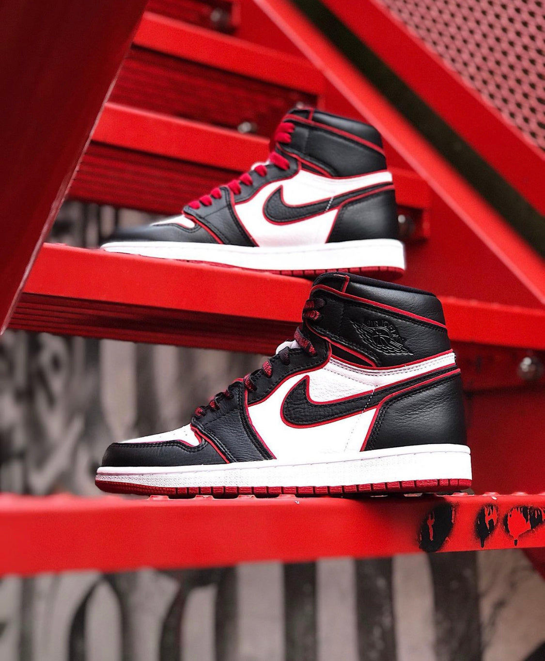 Air Jordan Retro 1 High “ BloodLine ”