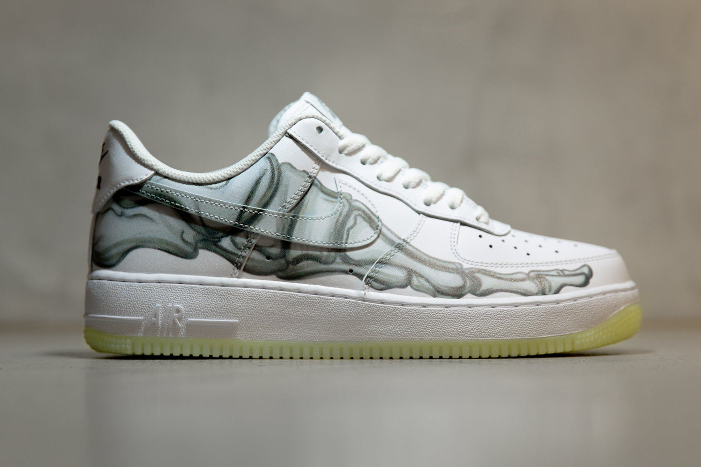 Airforce 1 Low Skeleton “ White “ ( Glow In Dark )