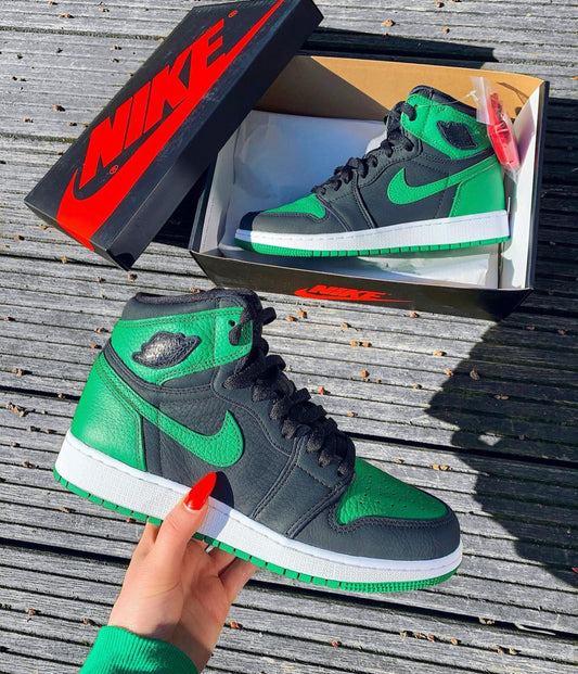 WMNS Air Jordan Retro 1 High “ Pine Green 2.0 ”