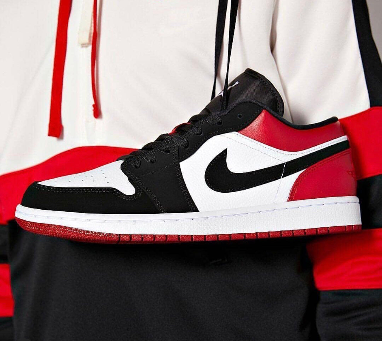 Air Jordan 1 Low “Black Toe”