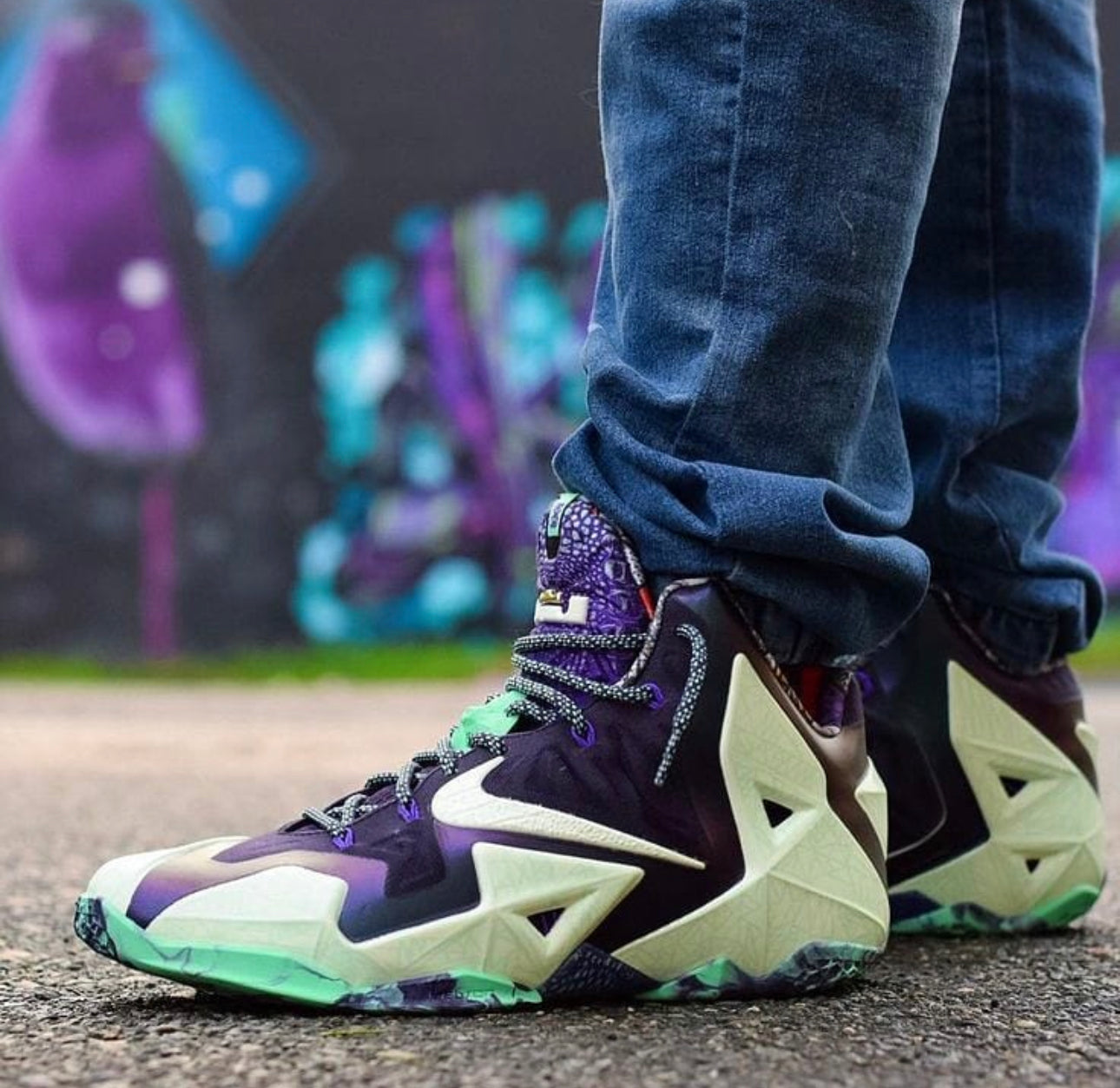 LeBron 11 “ Gator King ”