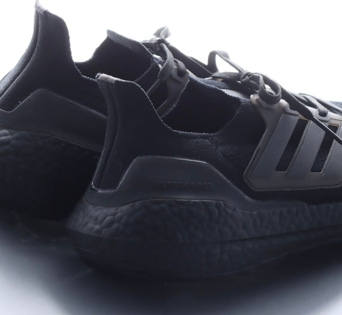 Ultraboost 2021 “Triple Black”