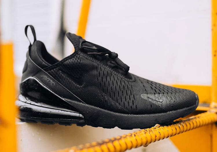 Airmax 270 “ Triple Black ”