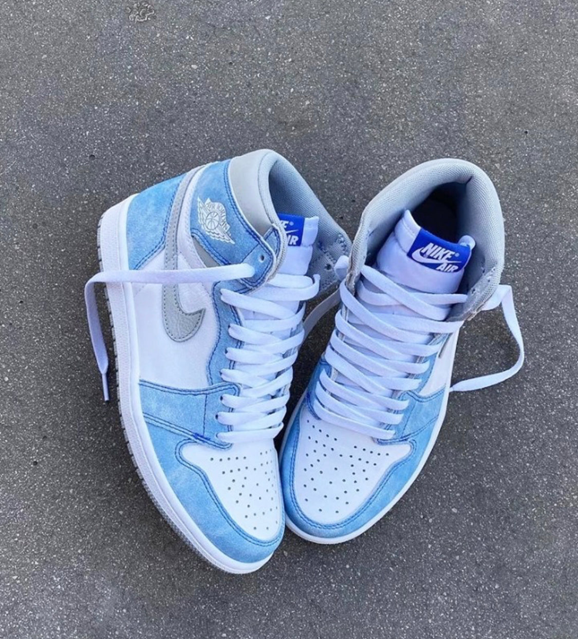 WMNS Air Jordan Retro 1 High “Hyper Royal”