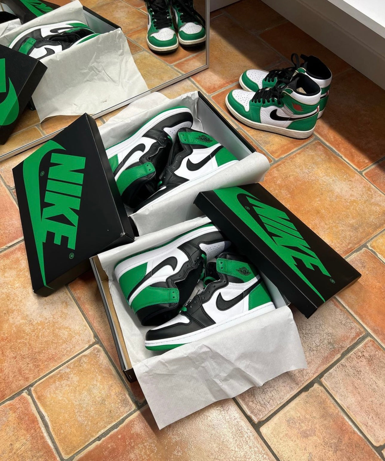 Air Jordan 1 High “Black Lucky Green”