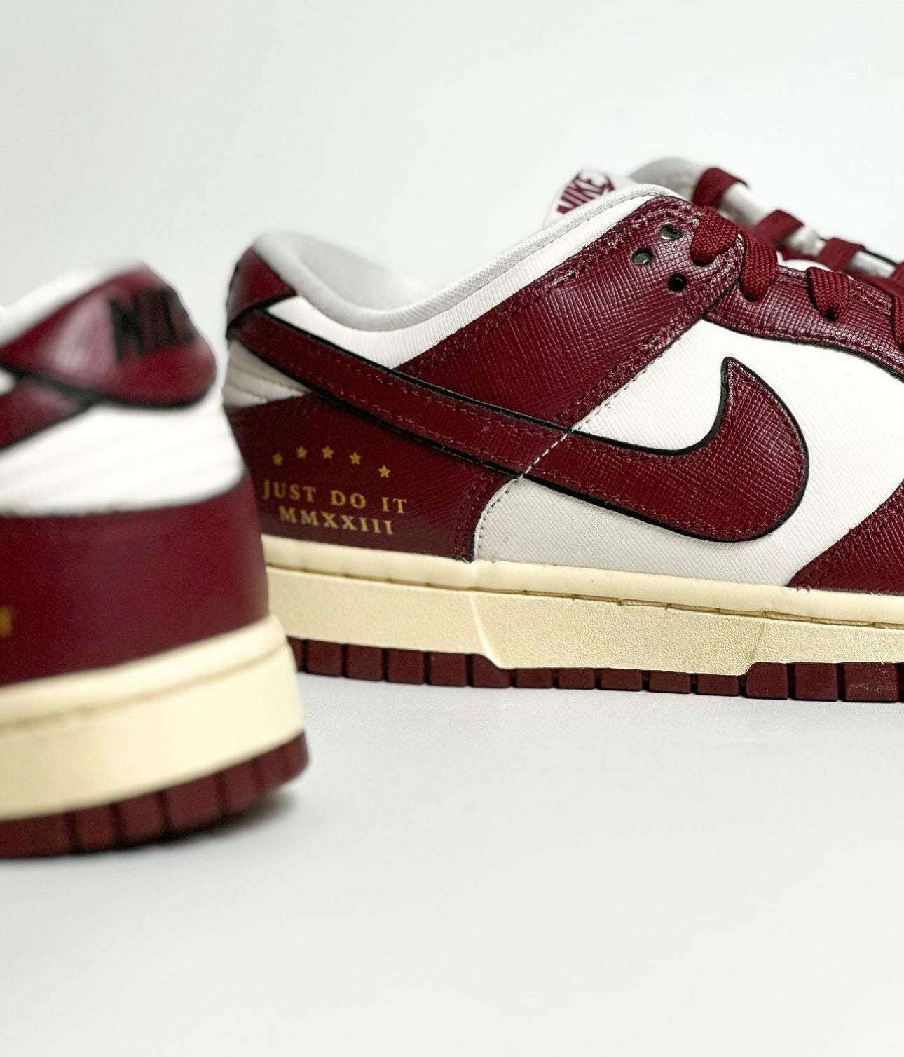 Dunk Low SE “Sisterhood - Team Red”