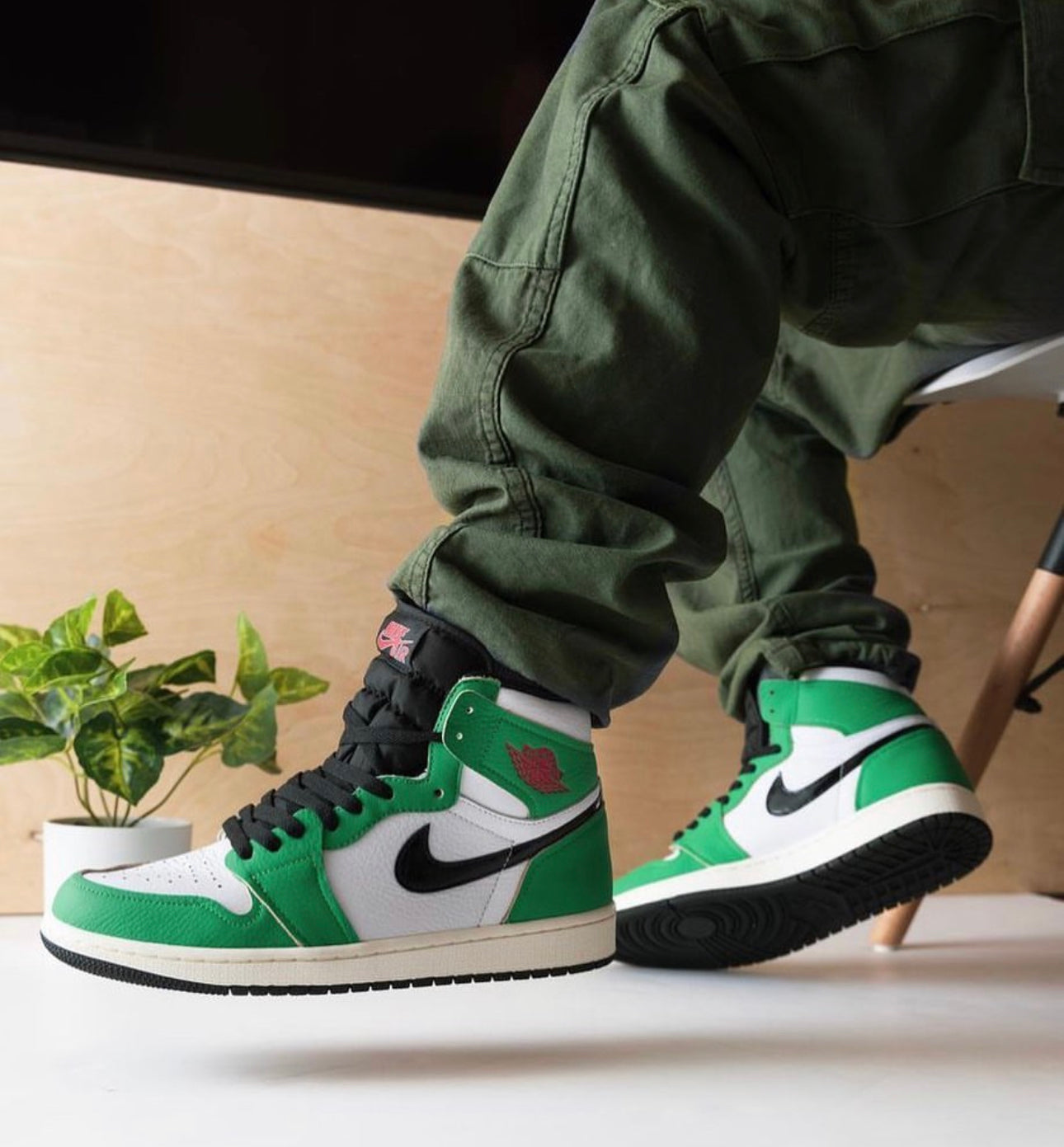 Air Jordan 1 High Retro “ Lucky Green ”