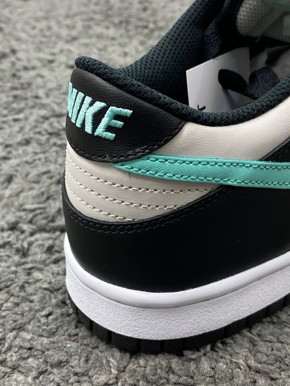 Dunk Low “ Tiffany Blue “