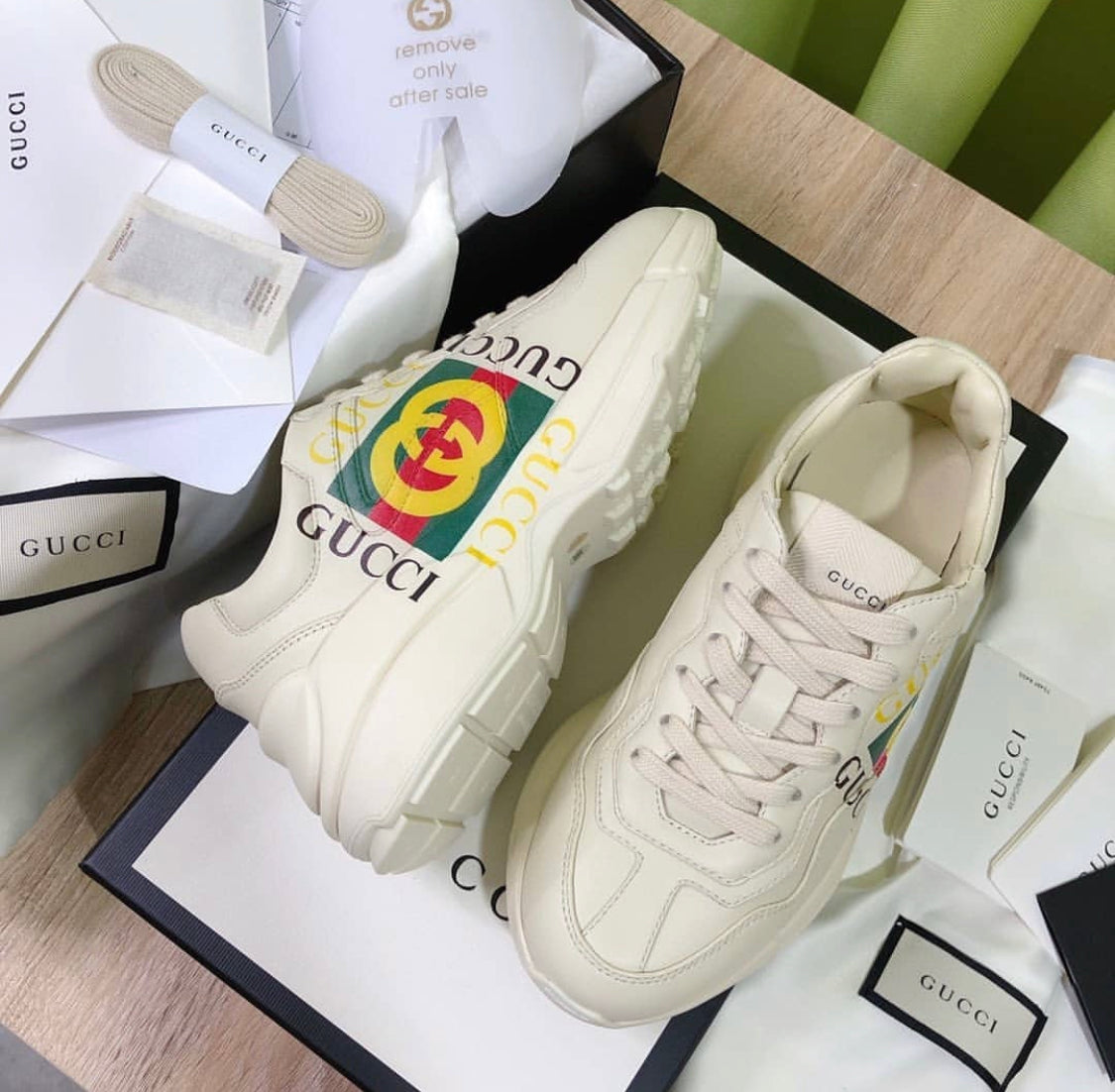 MensGucci Rhyton Sneakers “ Logo ”