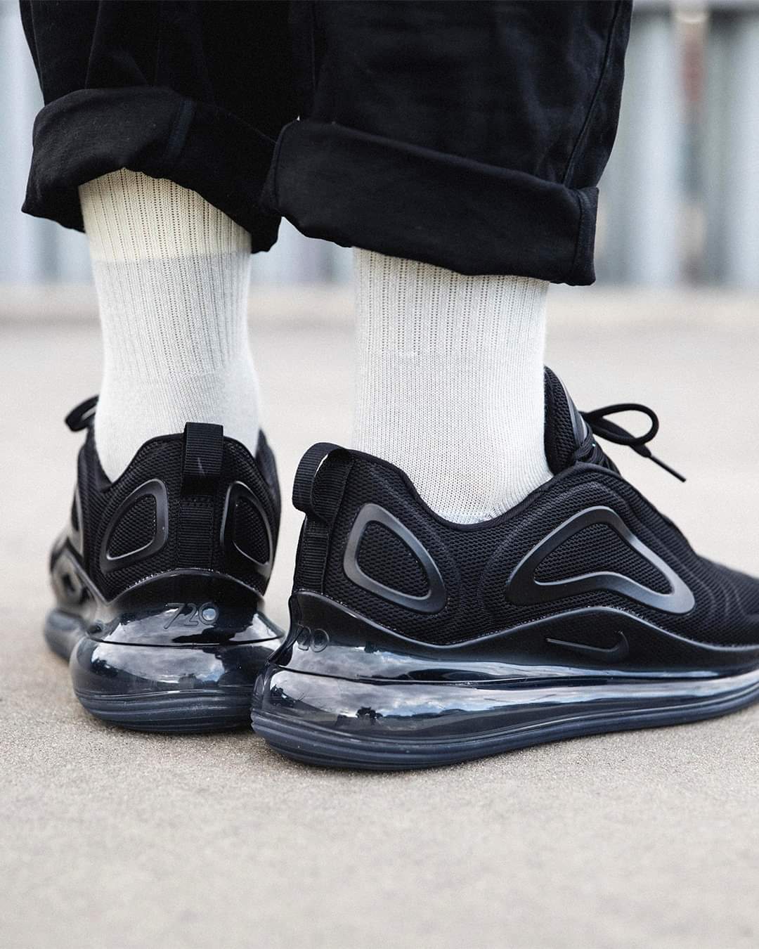 Airmax 720 “Triple Black”