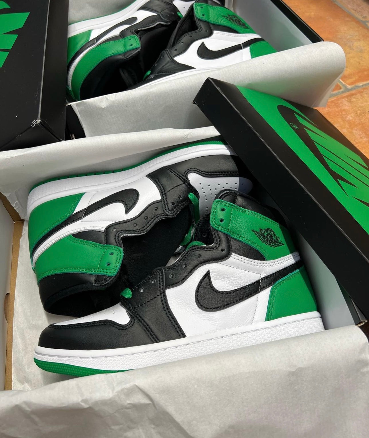 Air Jordan 1 High “Black Lucky Green”