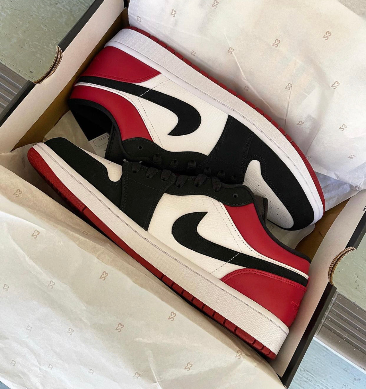 Air Jordan 1 Low “Black Toe”