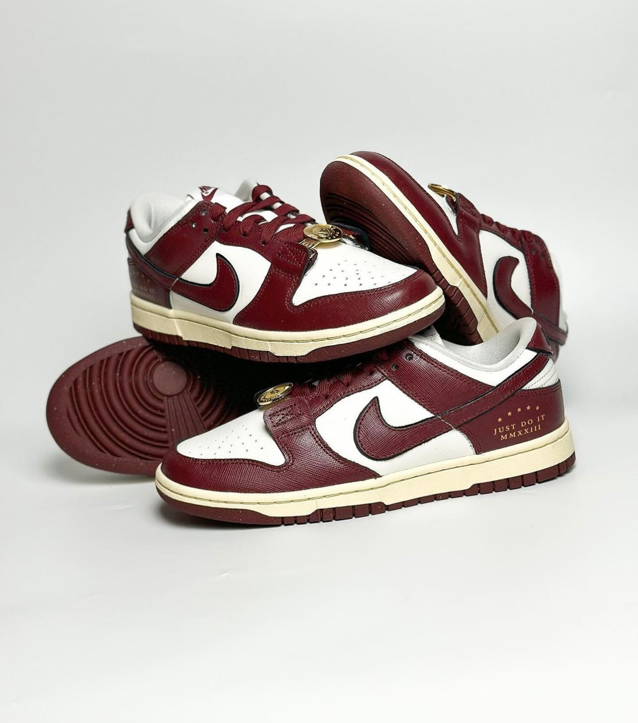 Dunk Low SE “Sisterhood - Team Red”