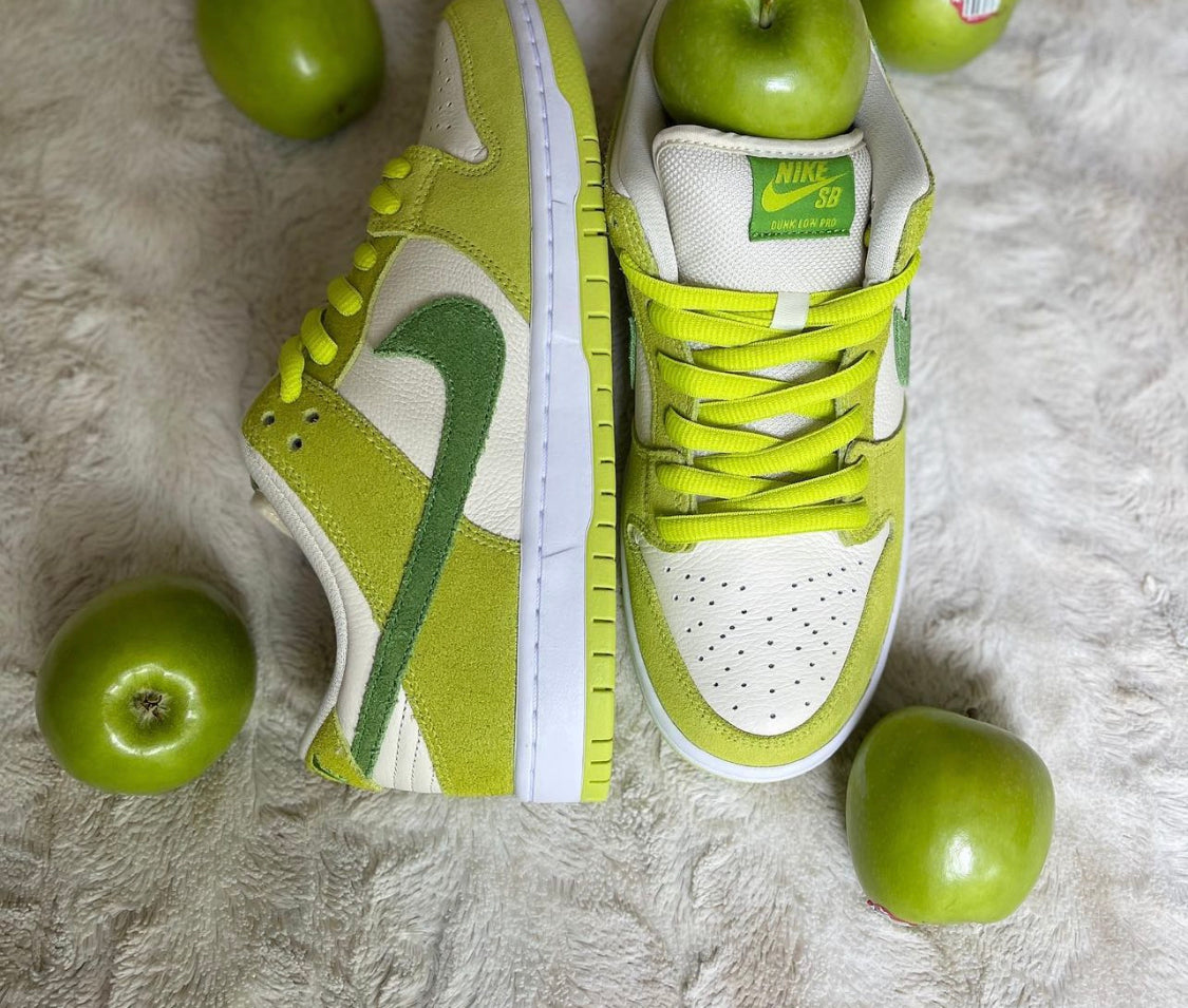 Dunk Low “ Green Apple ”