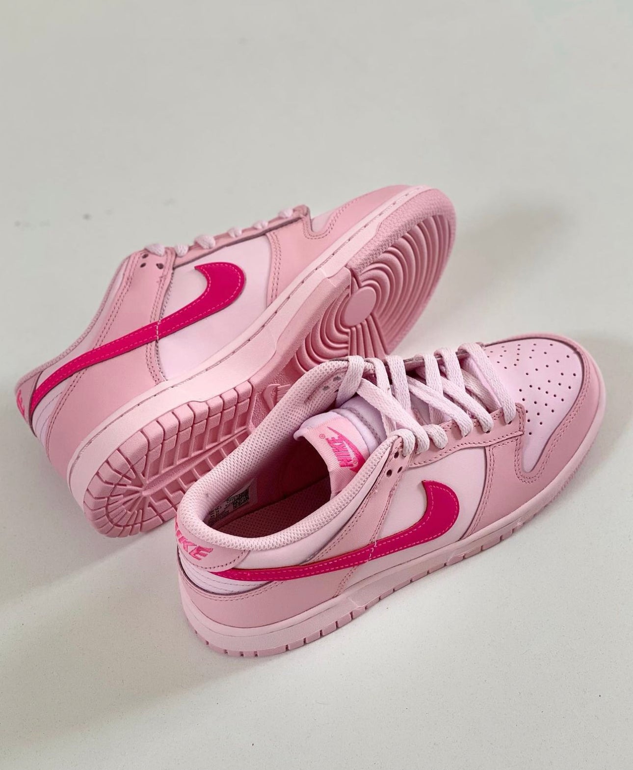 WMNs Dunk Low “ Triple Pink “