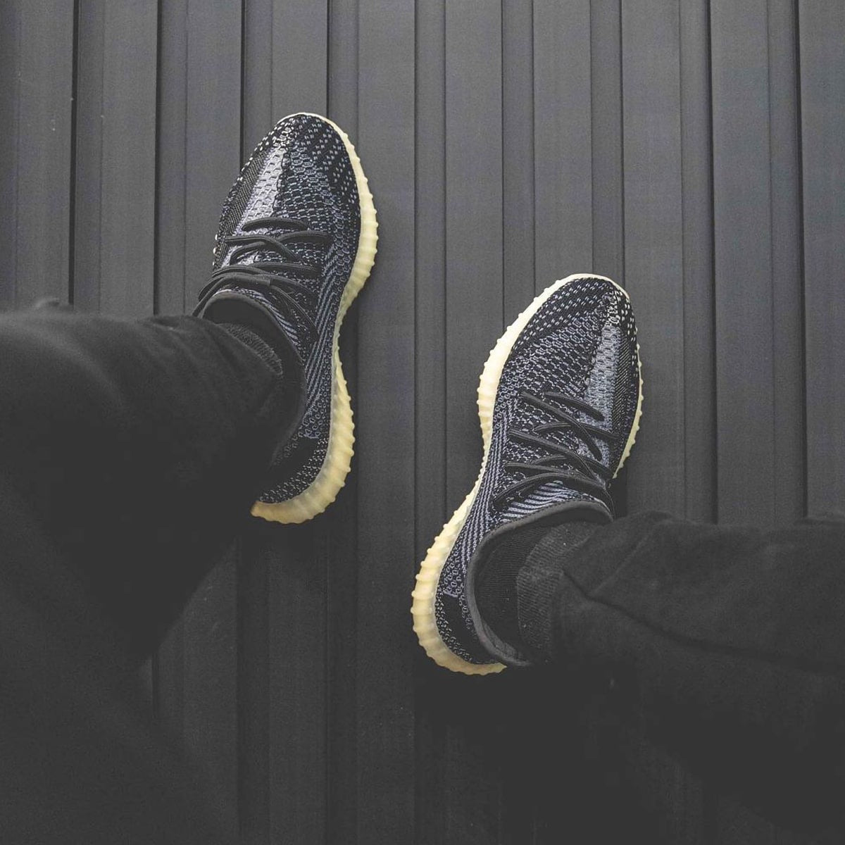 Yeezy Boost 350 V2 “Carbon”