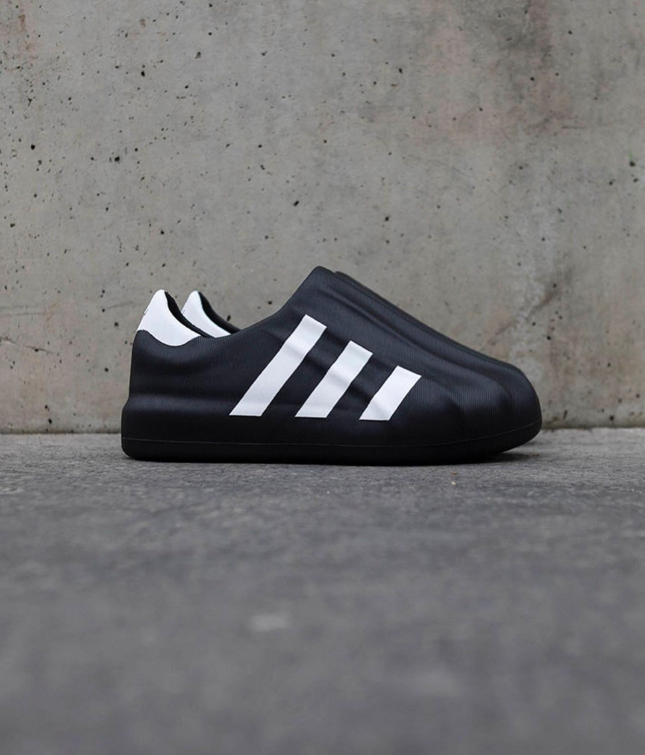 Adifoam Superstar Black / White