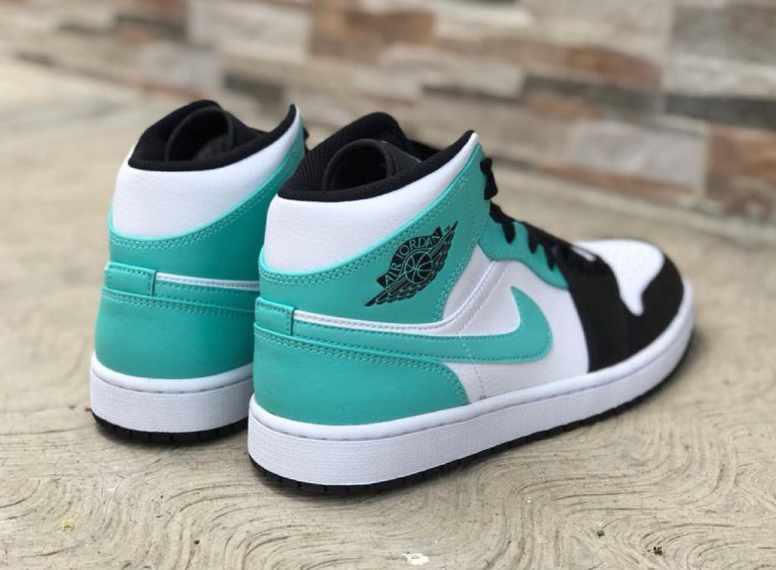 Air Jordan 1 Mid “ Tropical Twist Igloo “