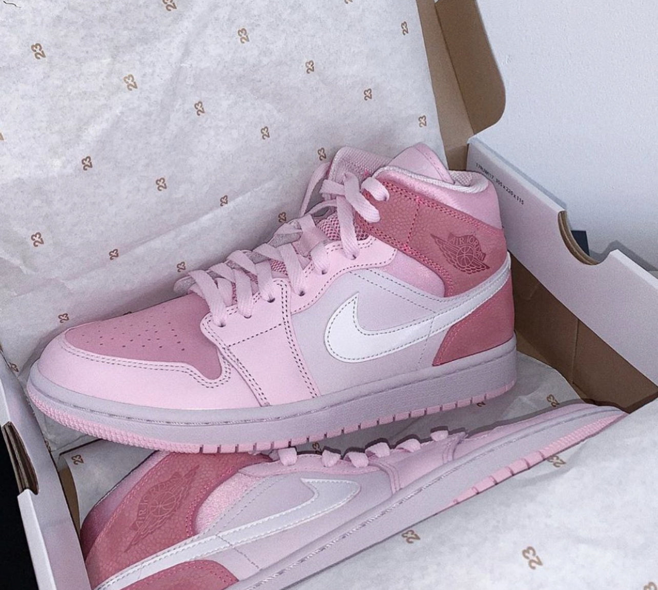 WMNS Air Jordan 1 Mid “Digital Pink”