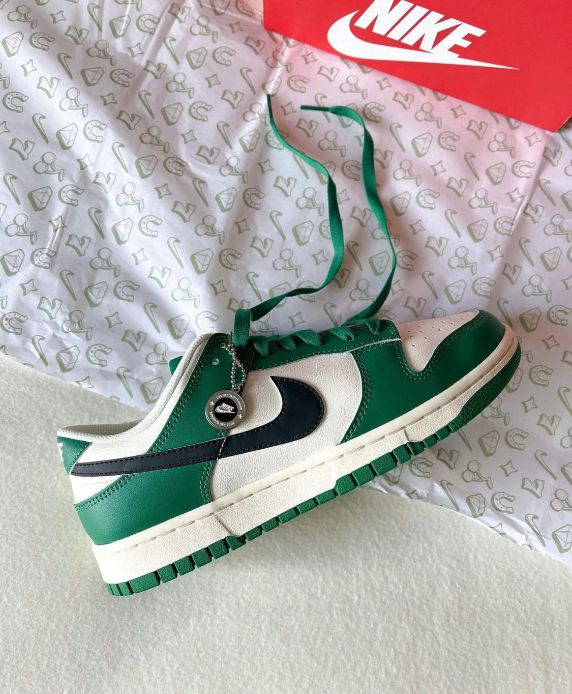 Dunk Low SE “ Lottery Malachite Green “