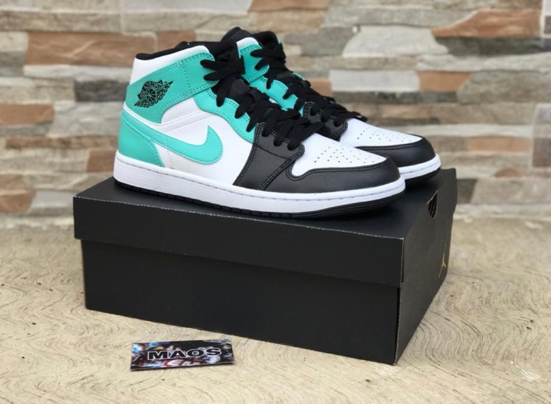 Air Jordan 1 Mid “ Tropical Twist Igloo “