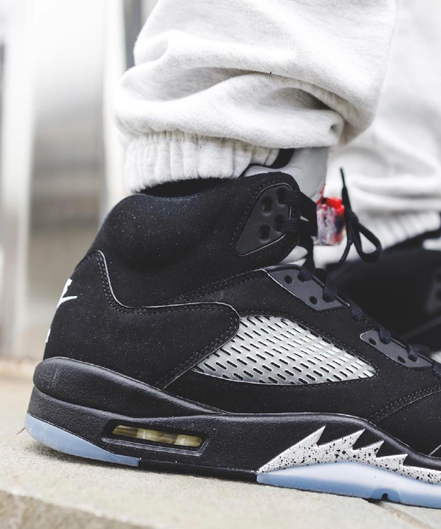 Air Jordan 5 Retro “Black Metallic”